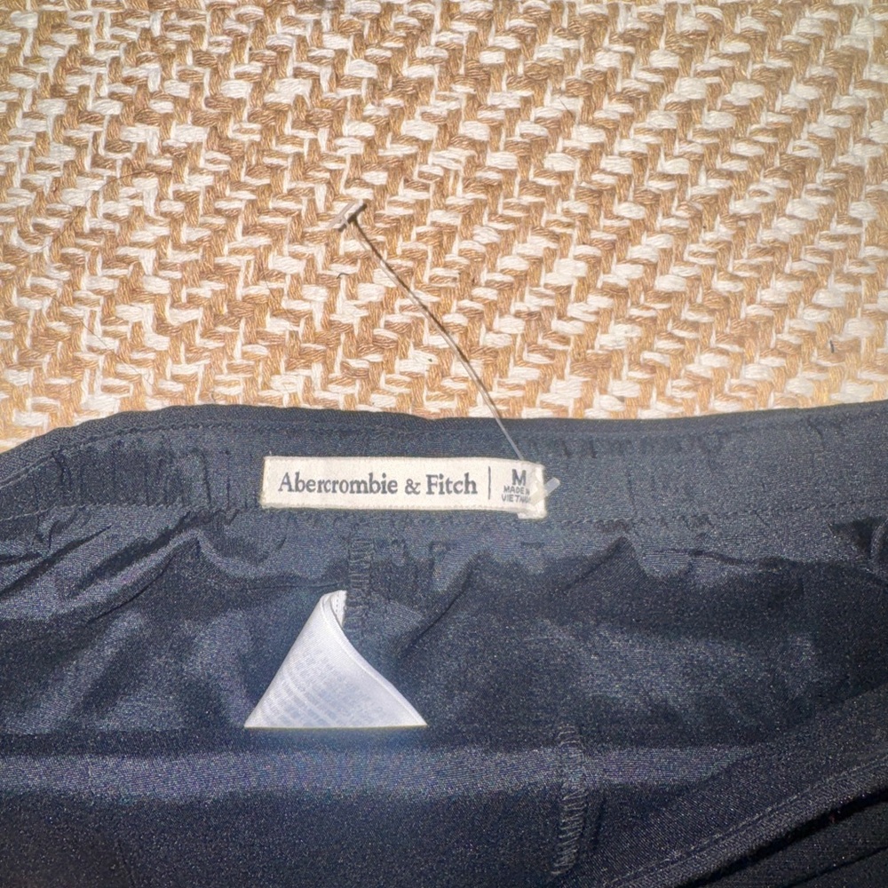 Abercrombie Black Mini Skort- Size Medium - Picture 7 of 10